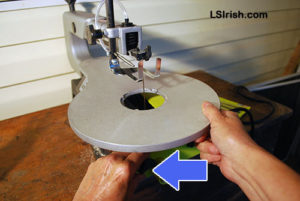 how to change a scroll saw blade